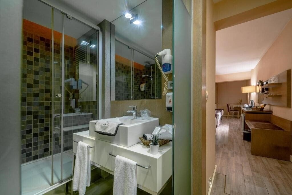 Готель The New Hotel Zeybek (ex. Zeybek Hotel Izmir) 3*