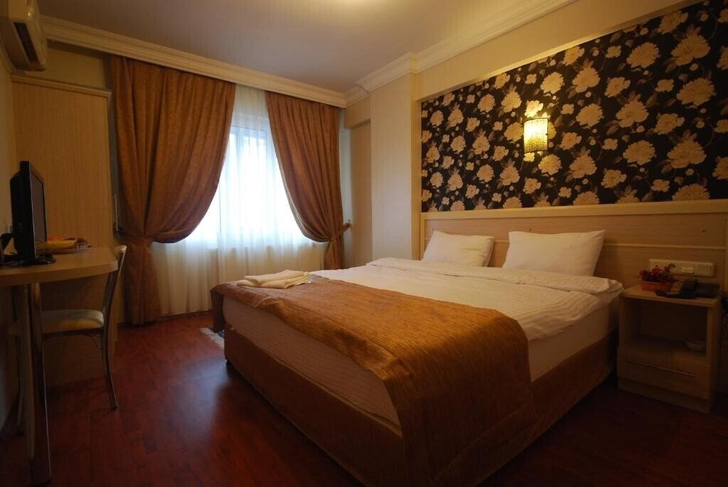 Zdjęcie Mini Fuar Otel (ex. Mini Fuar Hotel Izmir, Mini Hotel) 2*