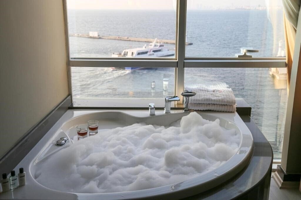 Hotel Pasaport Pier Hotel 3*