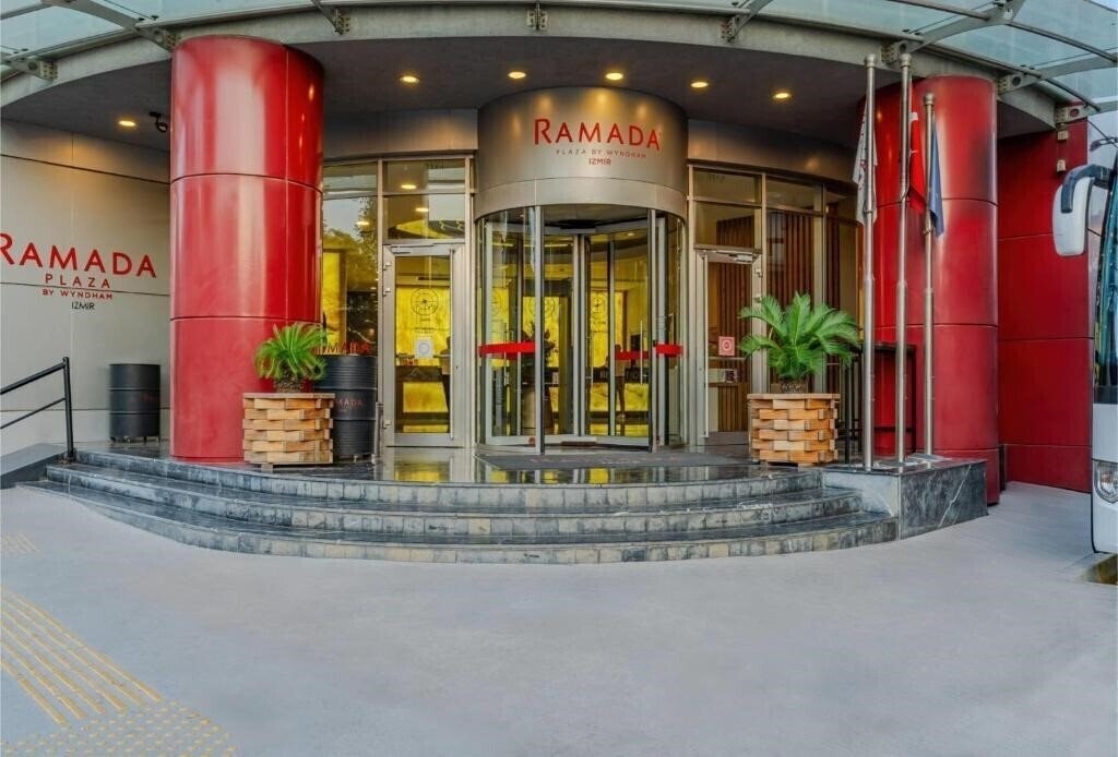 Зображення Ramada Plaza by Wyndham Izmir (ex. Ramada Plaza Izmir) 5*