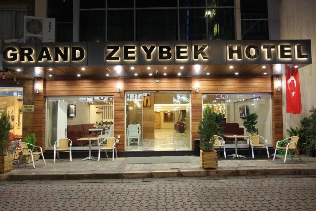 Готель Grand Zeybek Hotel 3*
