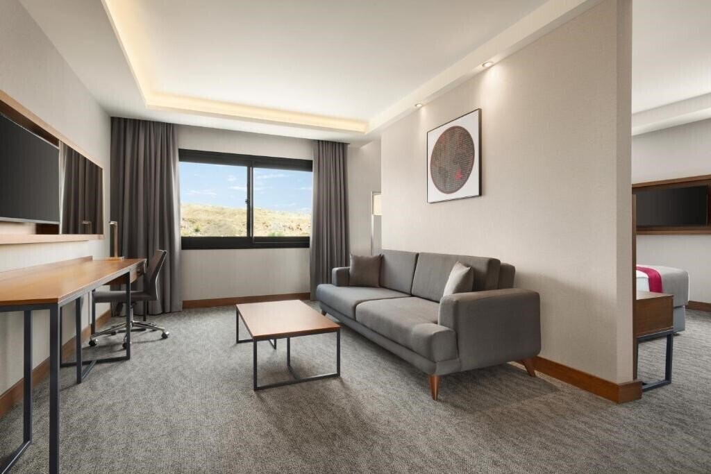 Фотографія Ramada By Wyndham Izmir Aliaga 4*