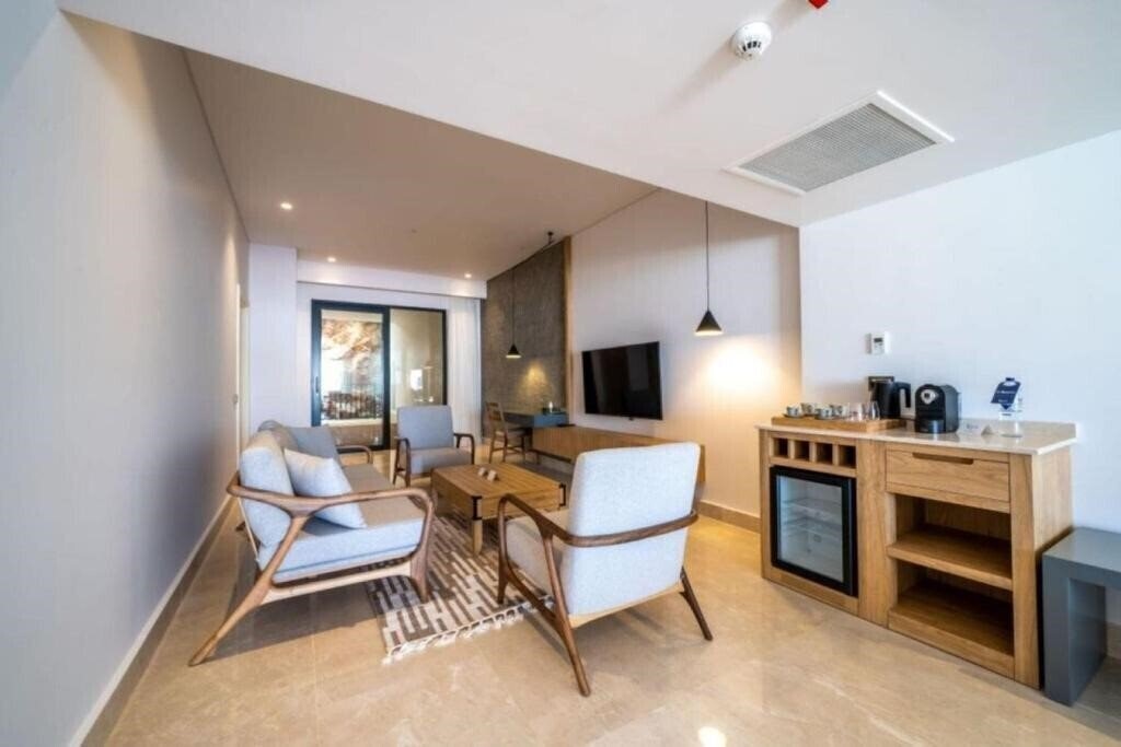 Zdjęcia Lures Hotel 4*