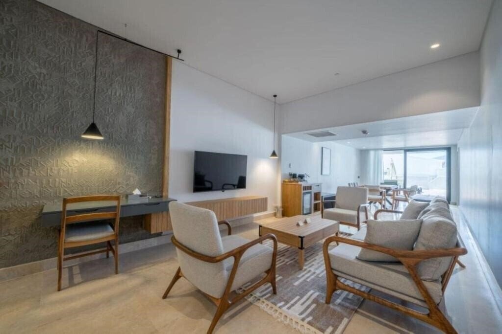 Zdjęcie Lures Hotel 4*