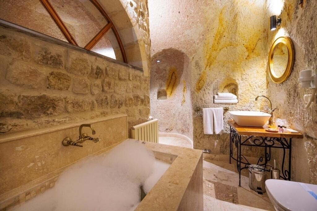 Фотография Canyon Cave Hotel (ex. Courtyard Cave Hotel) 3*