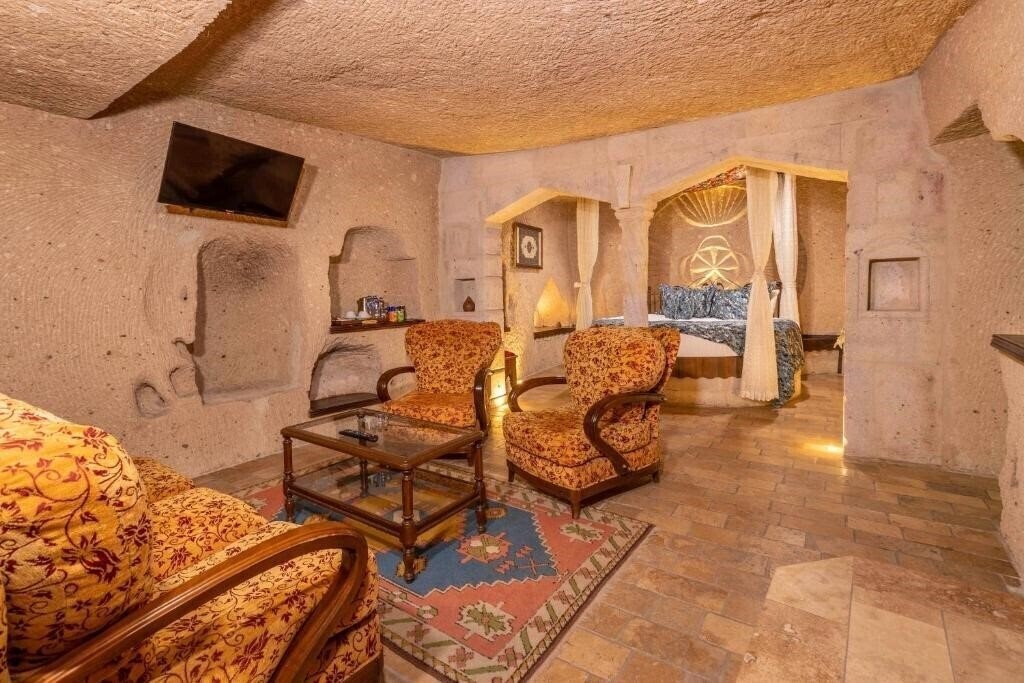 Zdjęcie Mystic Cave House Hotel 3+* 3*