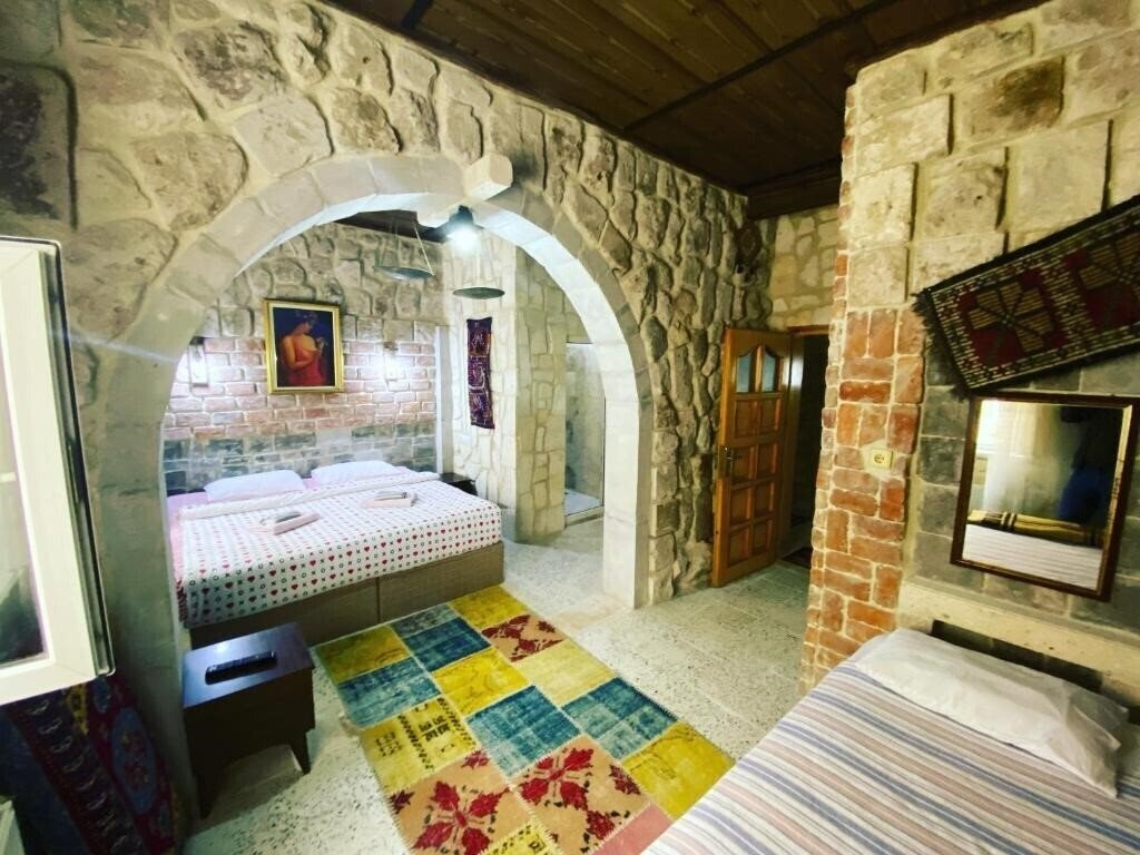 Зображення Hotels Crazy Horse (ex. Crazy Horse Hotel, Crazyhorse Hotel) 3*