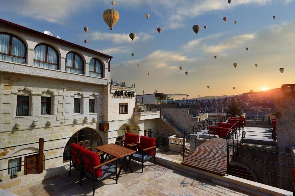 Отель Ada Cave Suites 4*
