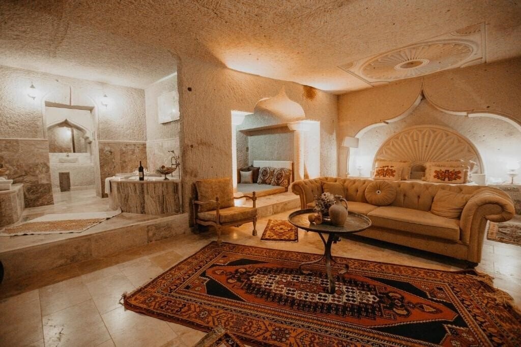 Zdjęcie Serenus Cave Suites 4*