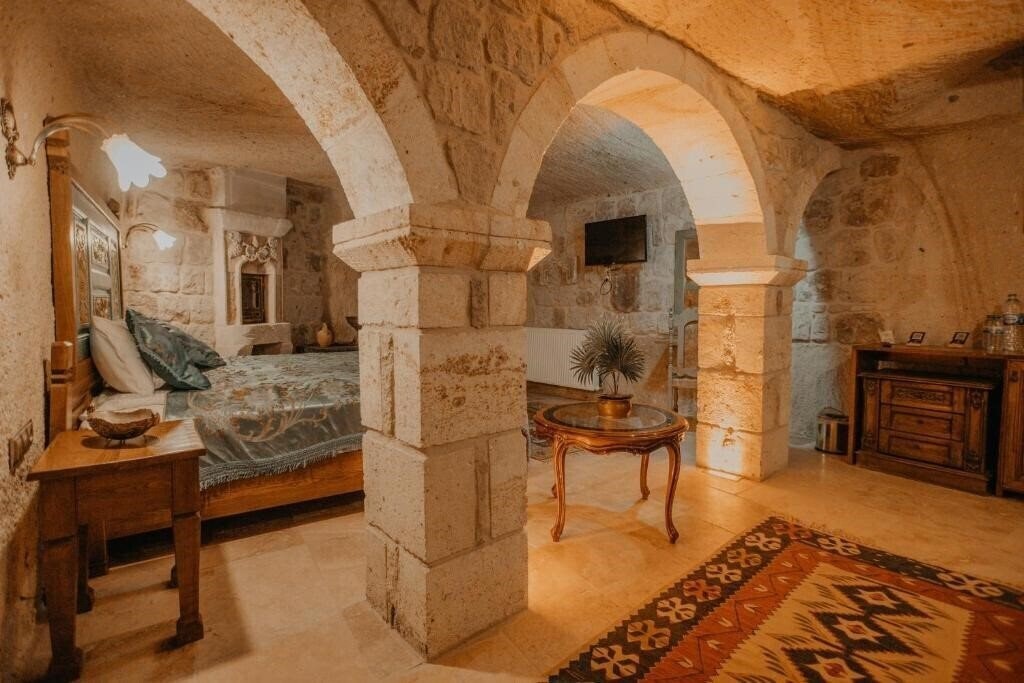 Zdjęcie Serenus Cave Suites 4*
