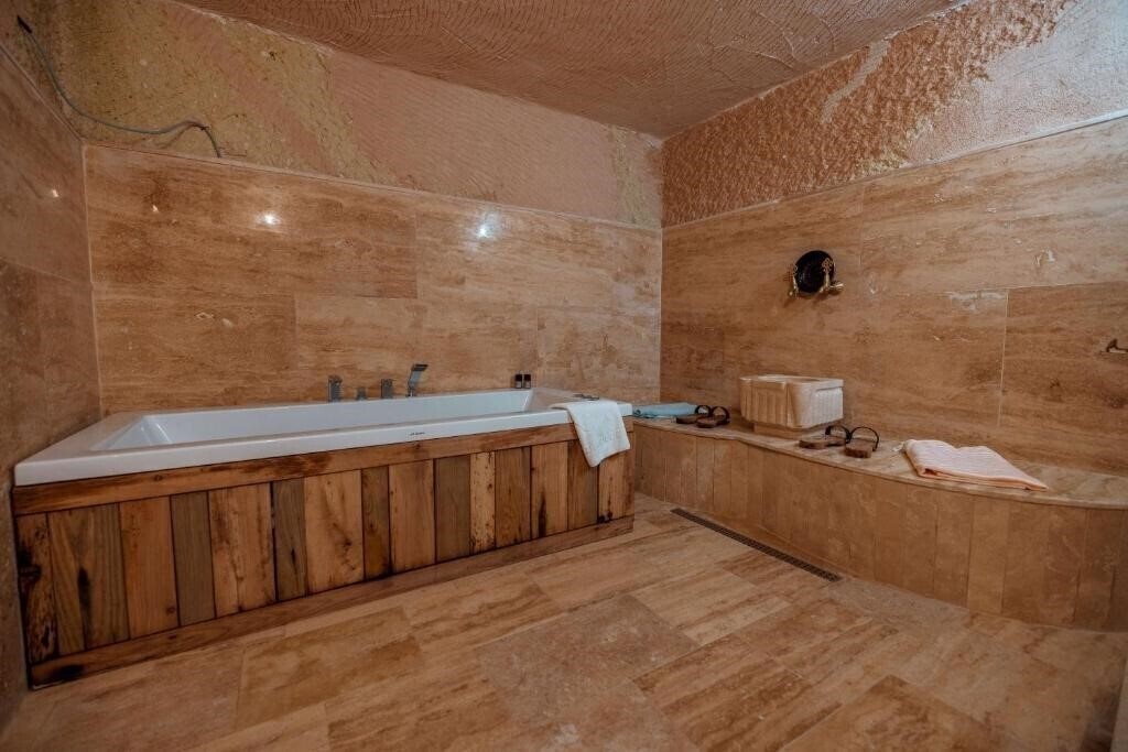 Zdjęcie Misty Cave 2*