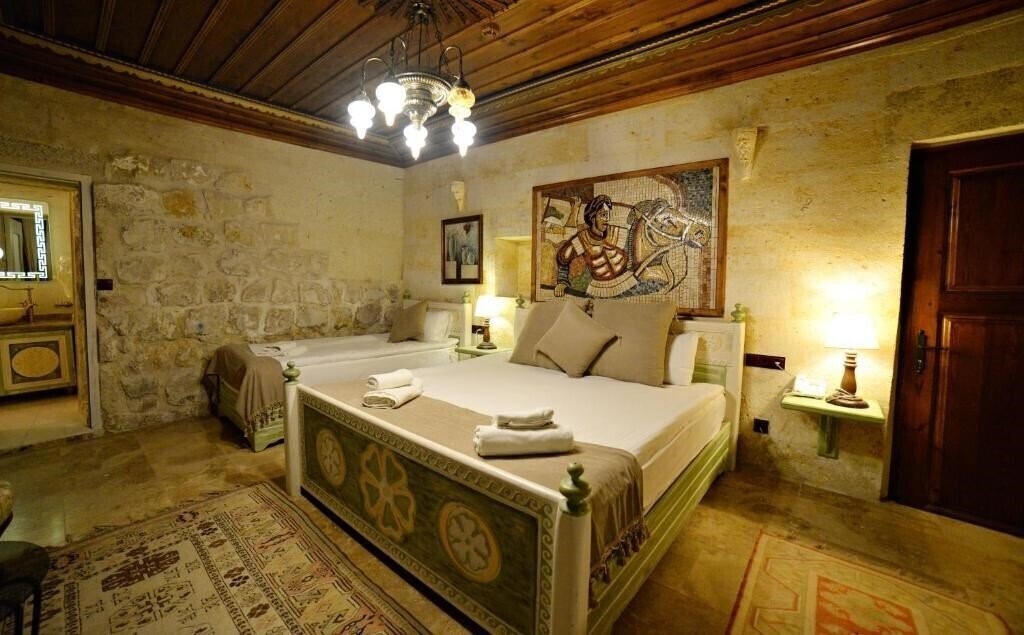 Zdjęcie Caftan Cave Suites 4*