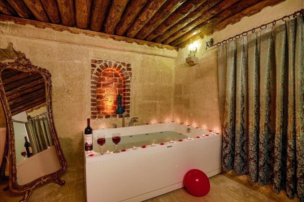 Zdjęcie Casia Cave Suites 4*
