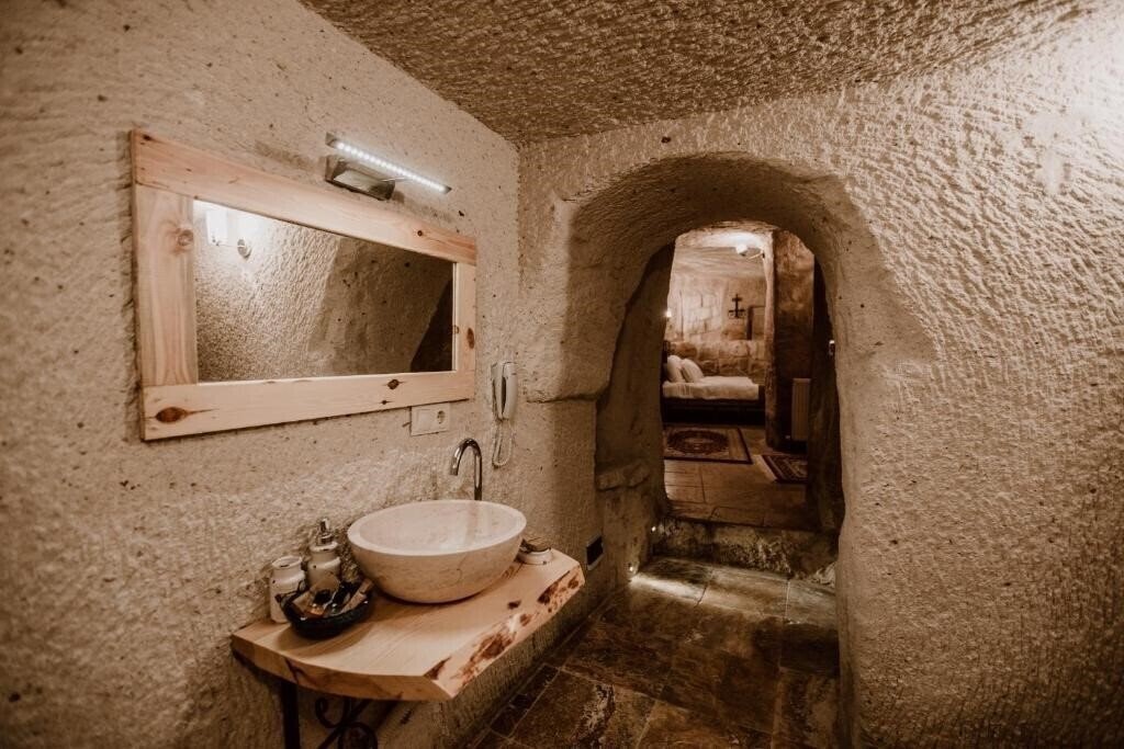 Hotel Young Cave Hotel (ex. Crazy Horse Pension) 3*