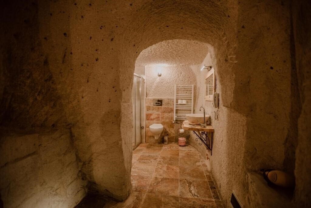 Zdjęcia Young Cave Hotel (ex. Crazy Horse Pension) 3*