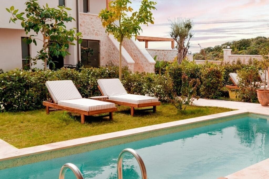 Zdjęcie Novva Hotels Kas (ex. Mekvin Suites & Villas) 3*