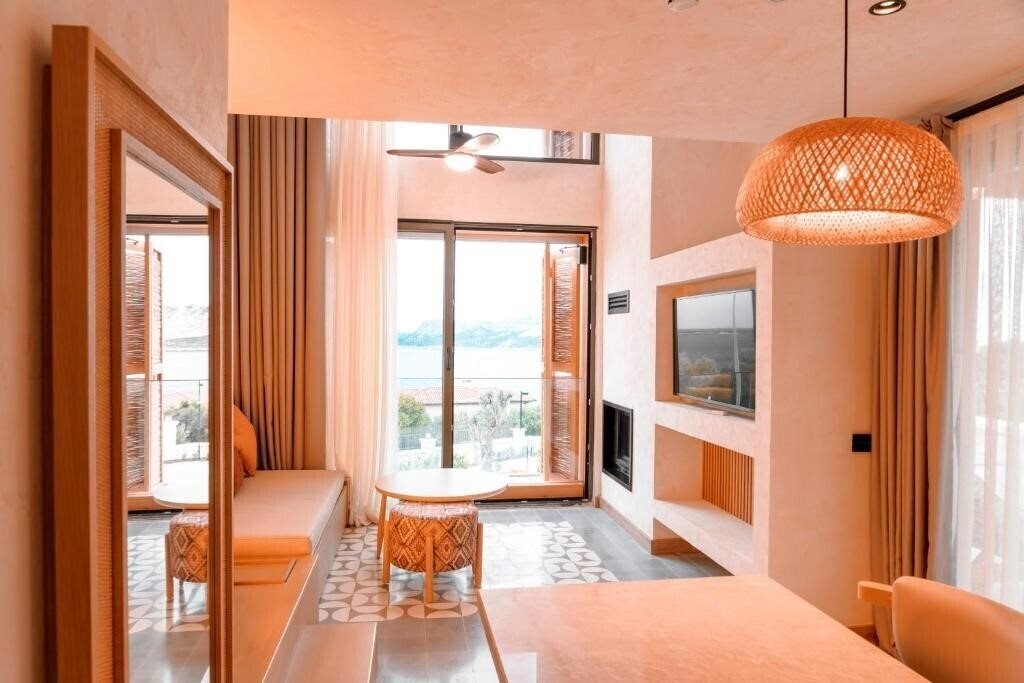 Zdjęcie Novva Hotels Kas (ex. Mekvin Suites & Villas) 3*