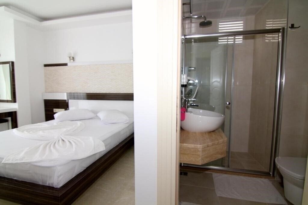 Готель Maki Hotel 1 2*