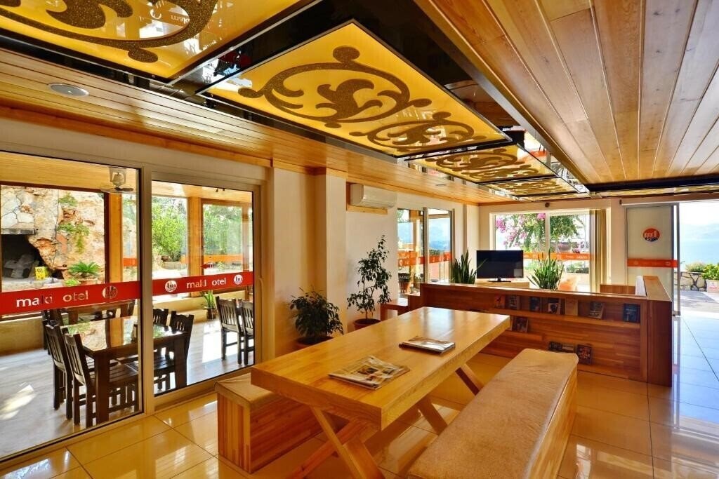 Фото Maki Hotel 1 2*