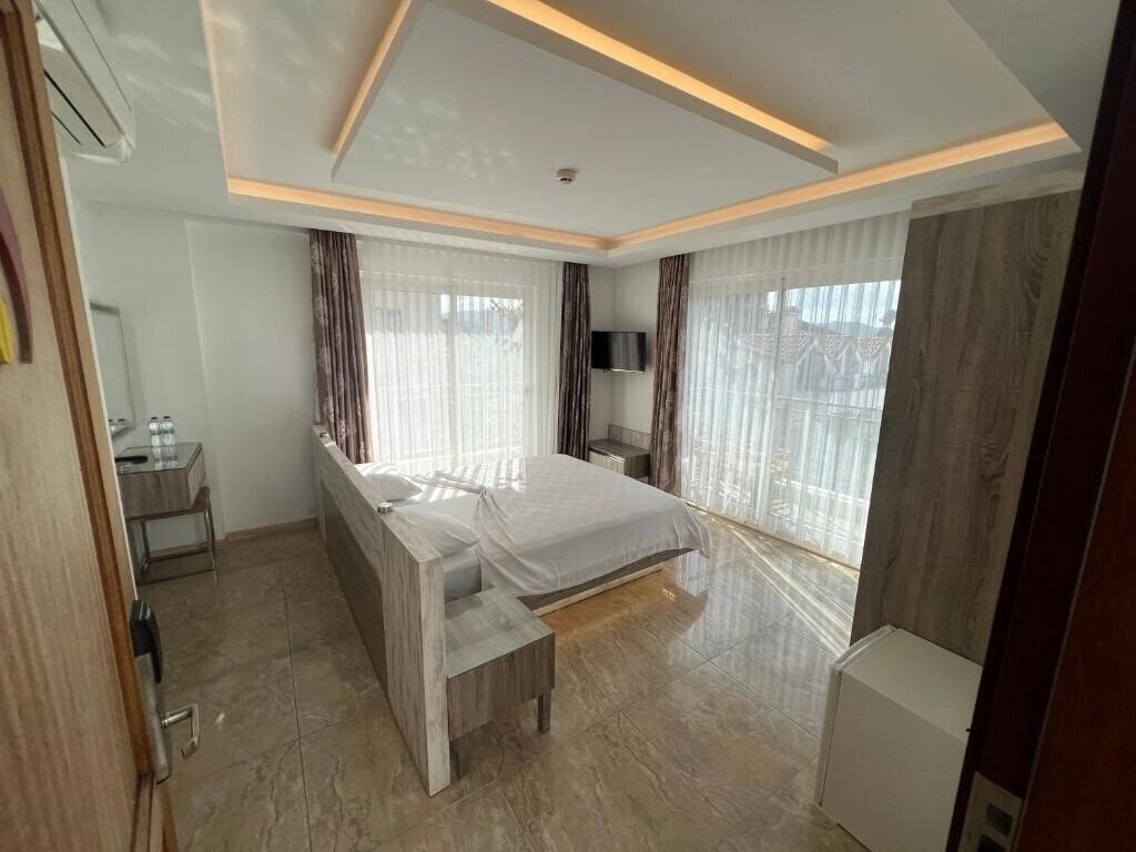 Zdjęcie Narr Twin Hotel 2*