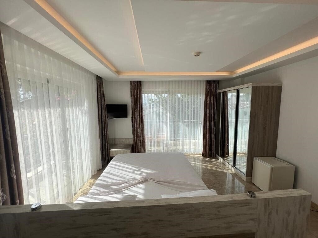 Zdjęcie Narr Twin Hotel 2*