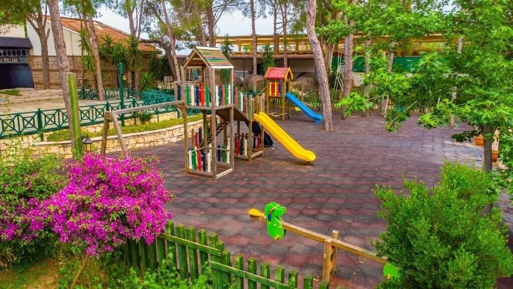 Zdjęcie Champion Holiday Village 5*