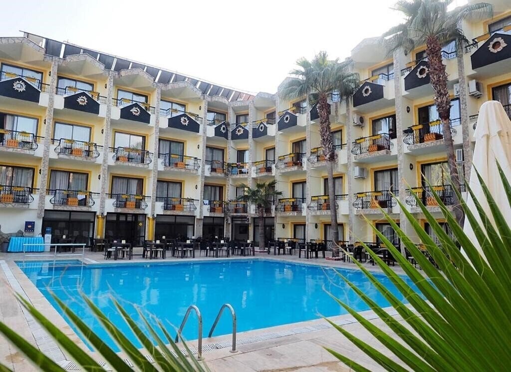 Hotel Club Herakles 3*