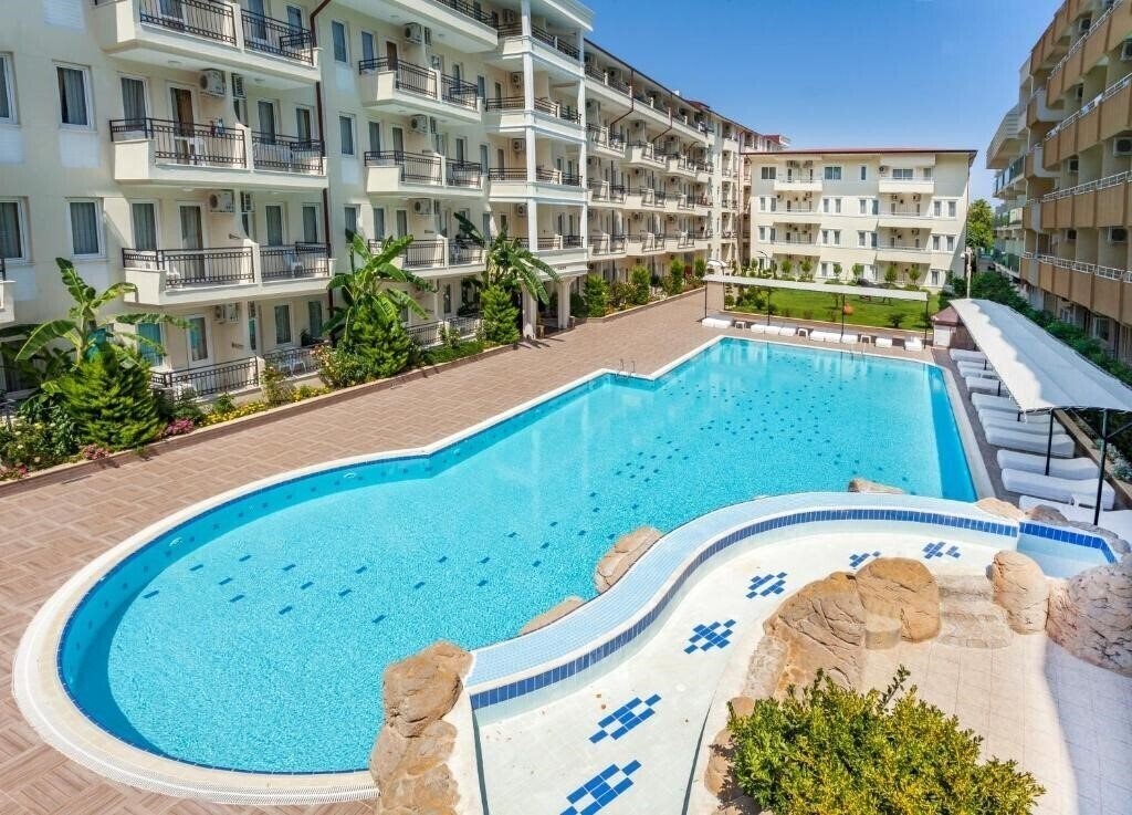 Zdjęcie Club Hotel Belpinar 4*
