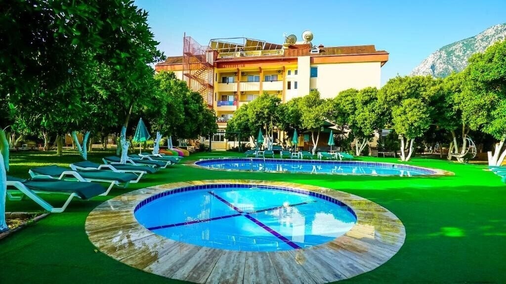 Hotel Castle Park Hotel 3*