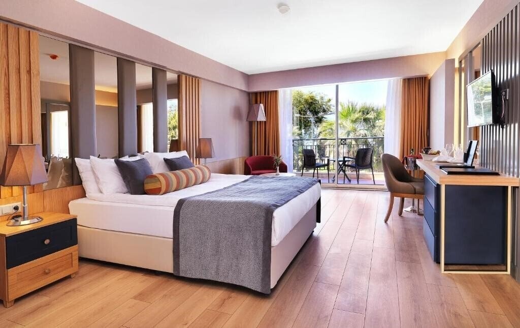 Зображення Imperial Turkiz Resort Hotel (ex. Palmet Turkiz, Fun & Sun Active Imperial Turkiz, Sensimar Turkiz, Turkiz Deluxe, Queen's Park) 5*