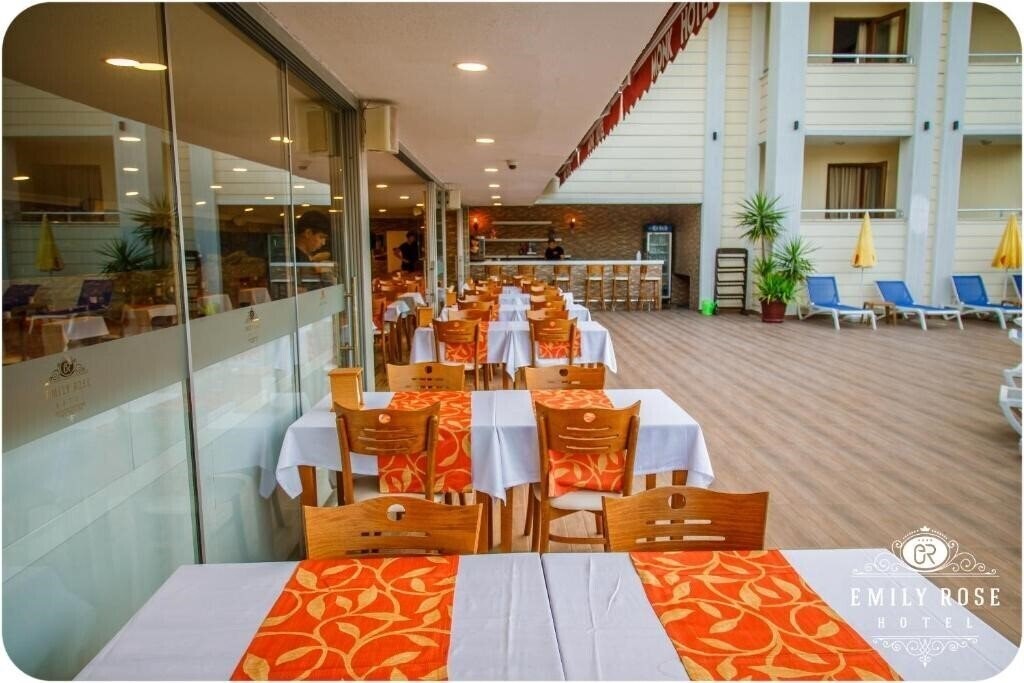 Zdjęcie Emily Rose Hotel 4*