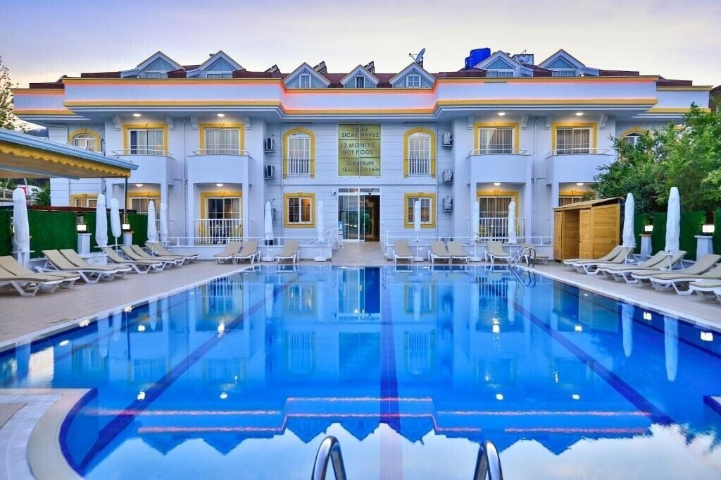 Отель Eramax Hotel 3*