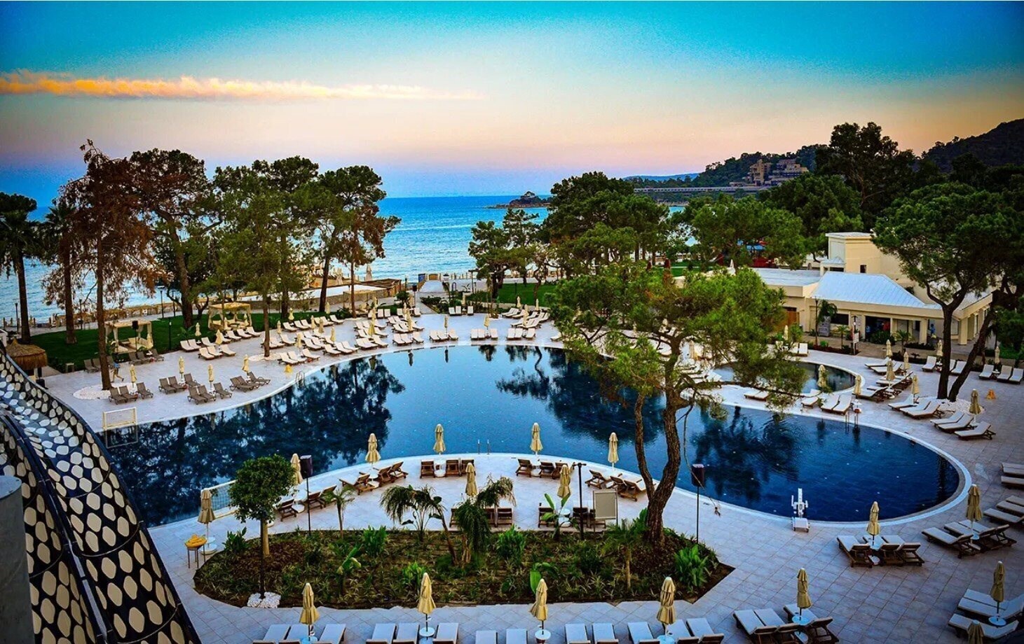 Отель Bergiz Hotel Resort Kemer (ex. Perre Art Hotel Resort & SPA, Otium Hotel Art Lux) 5*