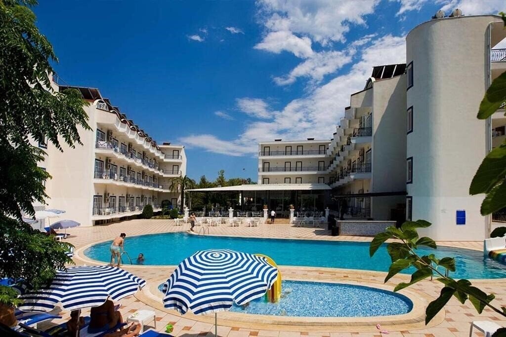 Готель Ares Blue 4*