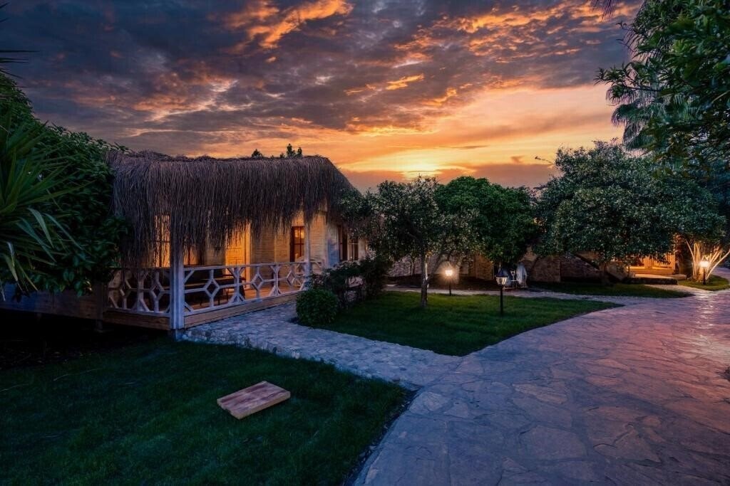 Obraz Naturelife Bungalows & Spa отель без категории