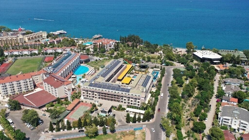 Hotel Crystal Hotels De Luxe Resort & SPA 5*