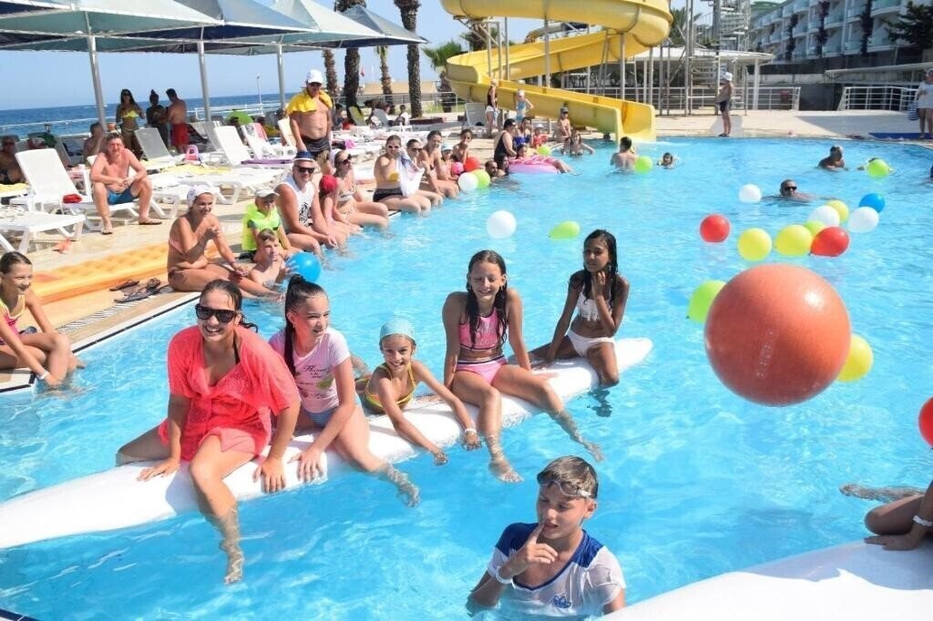 Zdjęcie Club Hotel Rama 4*