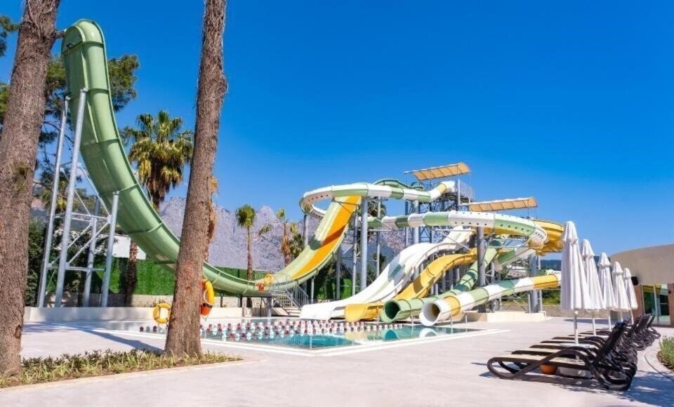 Готель Greenwood Resort 4*