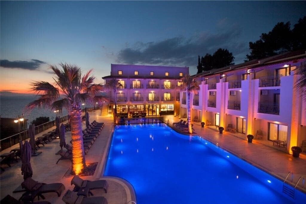 Готель Neopol Hotel Special Class 3*