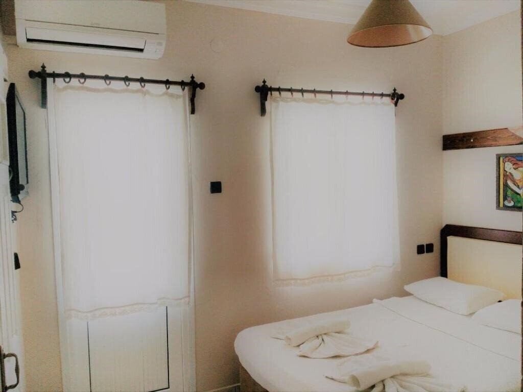 Hotel Ladies Beach Hotel 3*