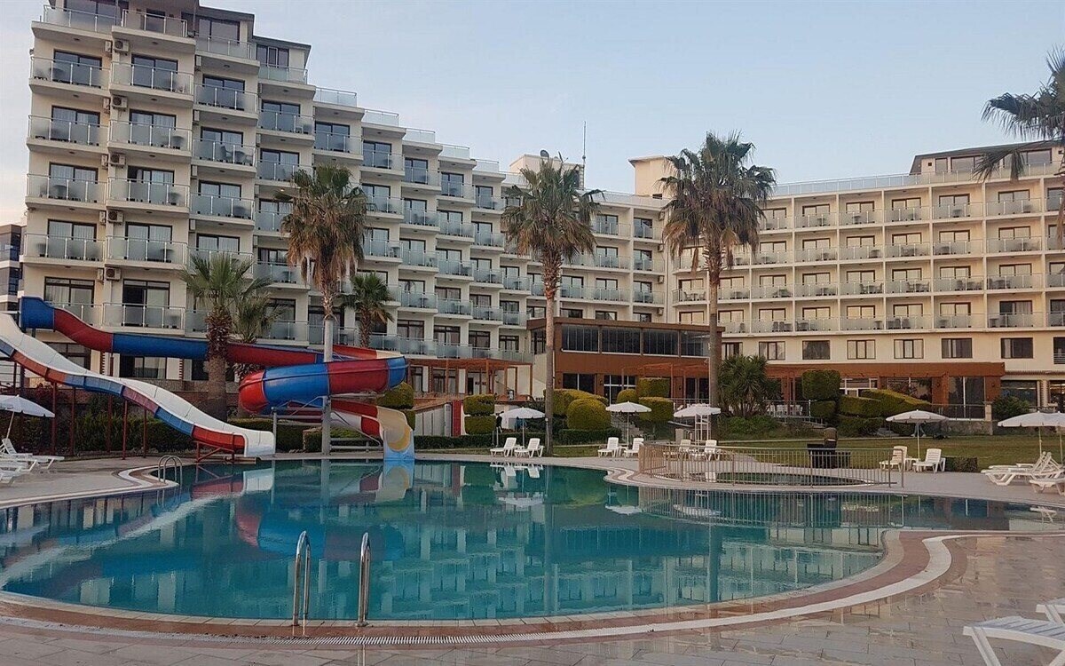 Готель Royal Palace Kusadasi 4*