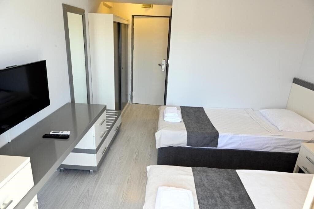 Фото Roxx Royal Hotel (ex. Kusadasi Roxx Royal Hotel Konaklama, Hotel Roxx Royal, Santur Hotel) 3*