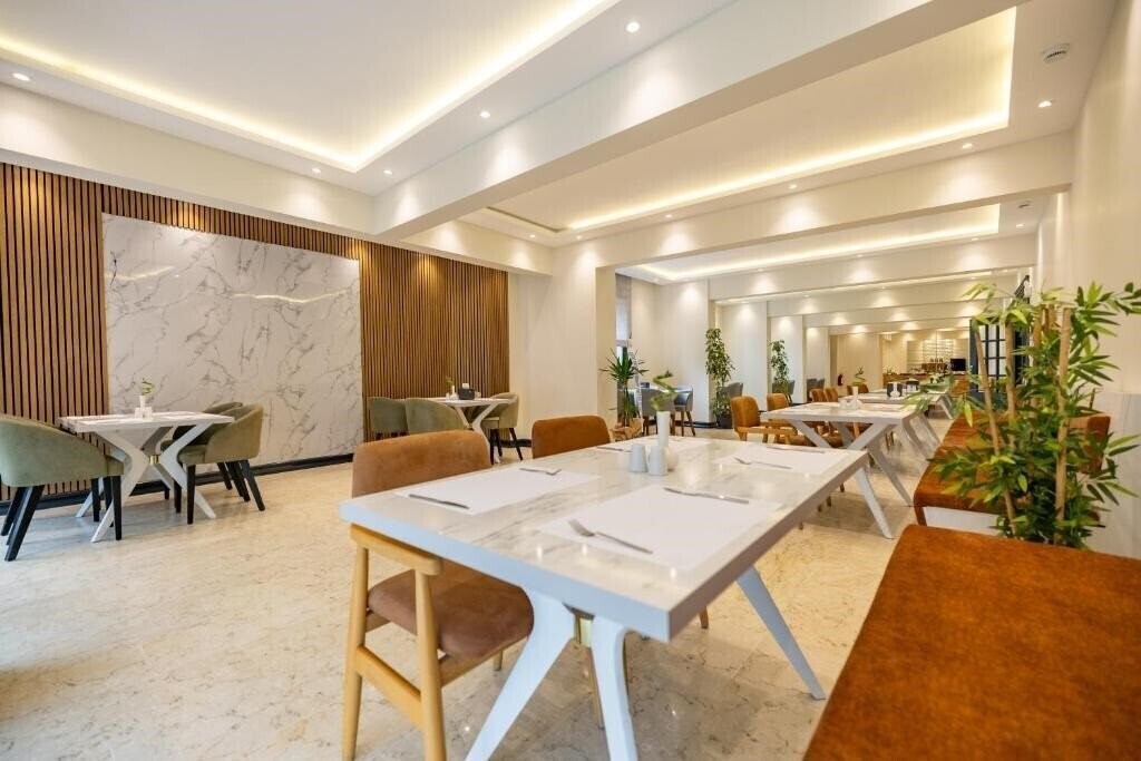 Изображение Rest & More by Dedeman (ex. Queen Marin Hotel, Grand Hotel Kurdoglu) 4*