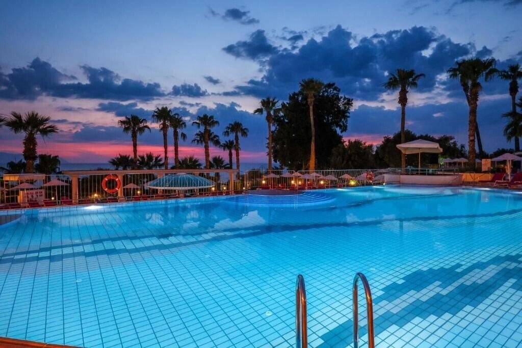Zdjęcie The Grand Blue Sky International Hotel (ex. Grand Blue Sky) 4*