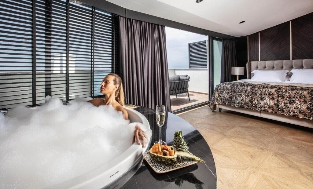 Zdjęcia Charisma De Luxe Hotel 5*
