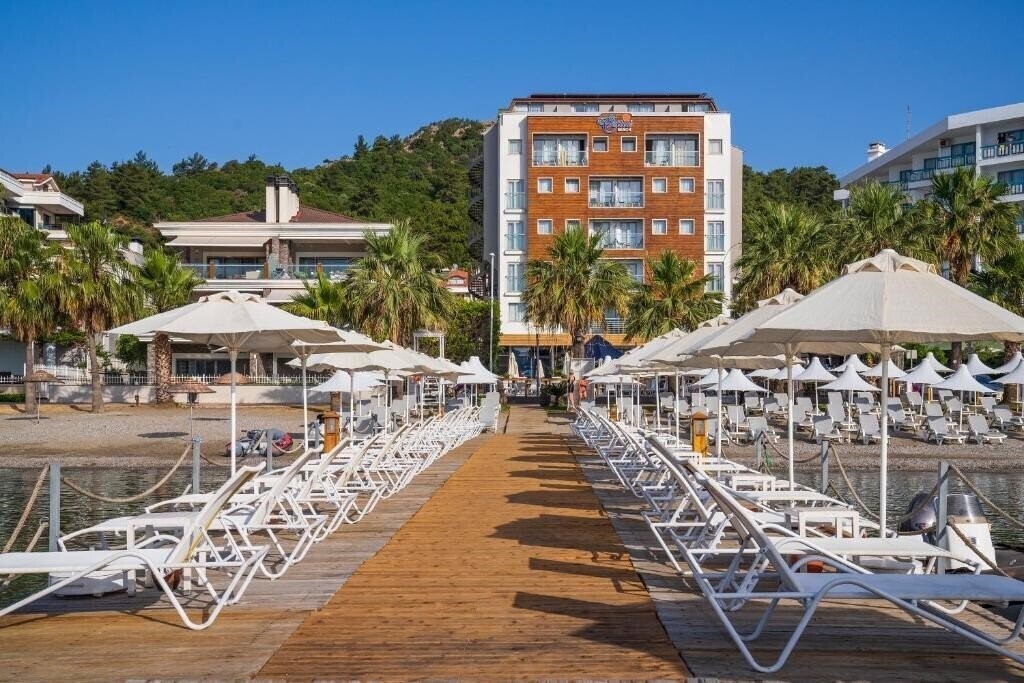 Hotel Cettia Beach Resort 4*