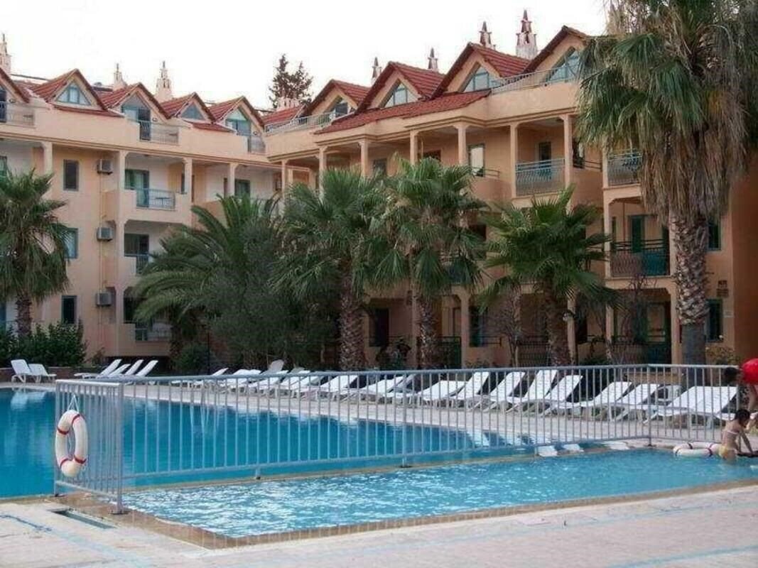 Hotel Club Caprice Suites 3*