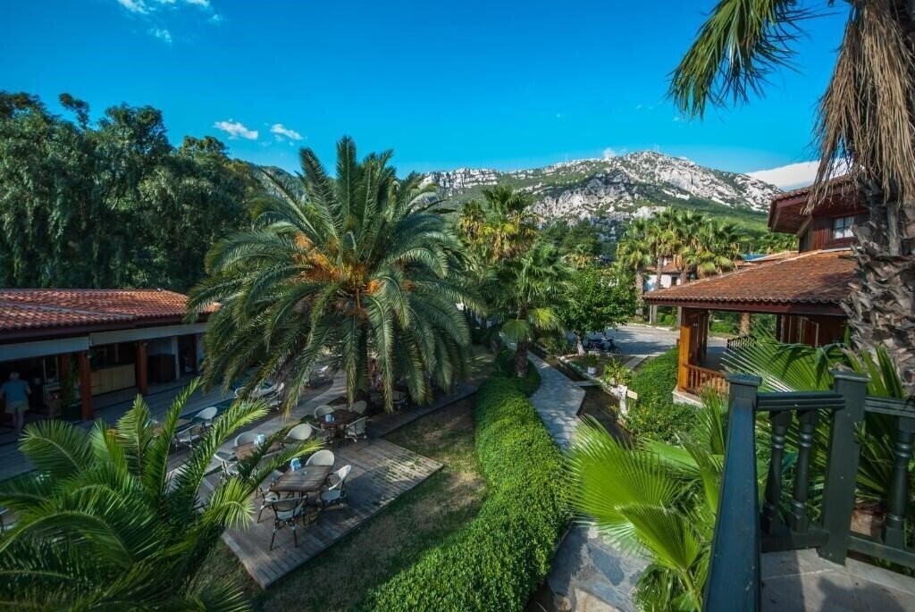 Фотографія Yucelen Hotel Akyaka 4*