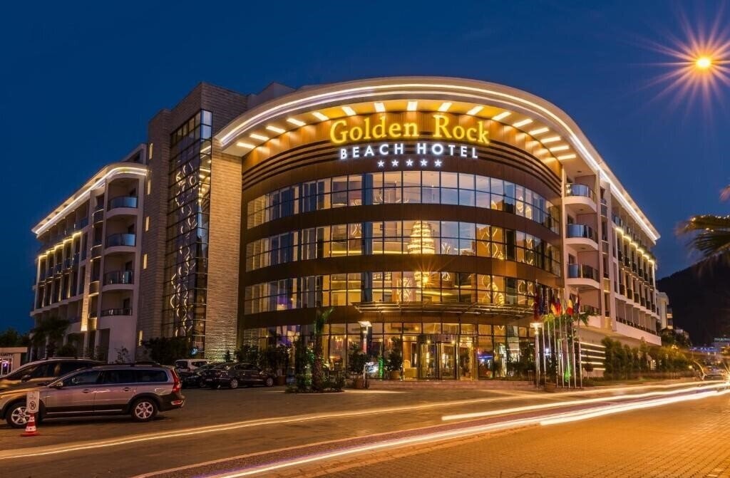 Фотографія Golden Rock Beach Hotel 5*