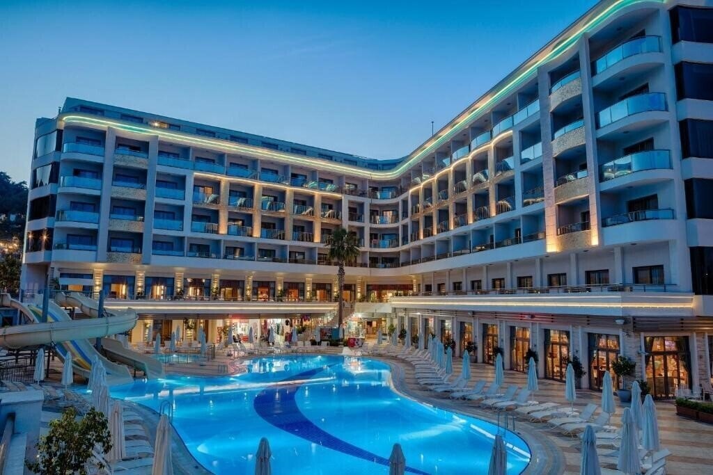 Зображення Golden Rock Beach Hotel 5*